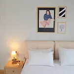 Thea Sea View Private Pool Villa, 尼基季