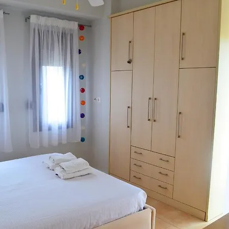 Thea Sea View Detached Villa, ヴィラ