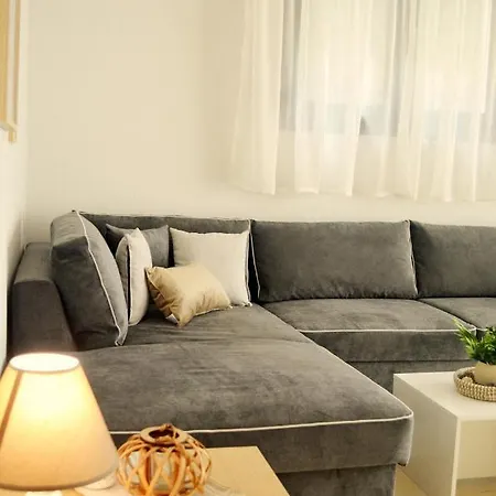 Thea Sea View Detached Villa, ヴィラ *