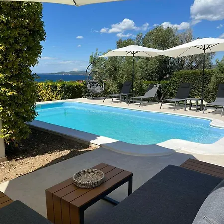 ヴィラ Thea Sea View Detached Villa, *