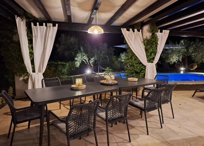 Thea Sea View Private Pool Villa, * ניקיטי