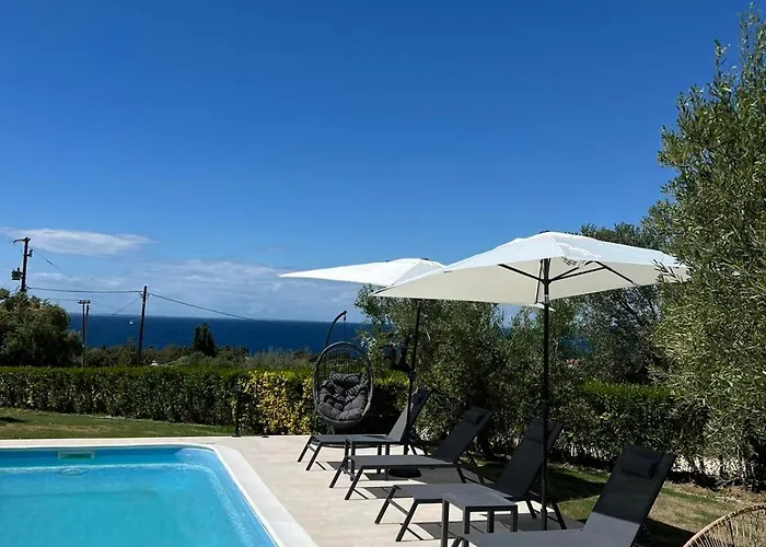 Thea Sea View Private Pool Villa, וילה ניקיטי