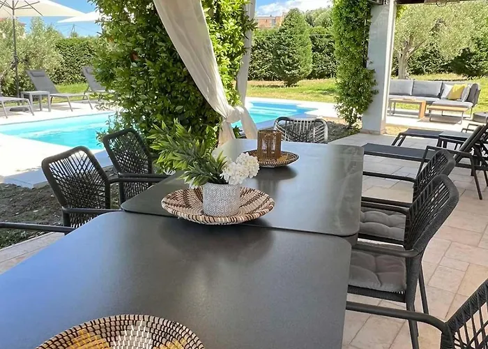 Thea Sea View Private Pool Villa, וילה *