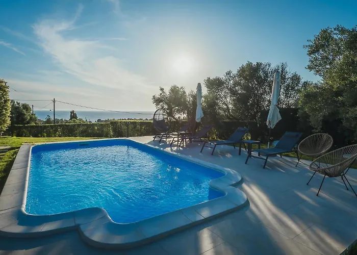 Thea Sea View Private Pool Villa, וילה *