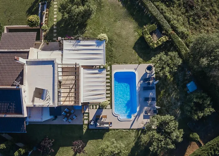 וילה Thea Sea View Private Pool Villa, ניקיטי